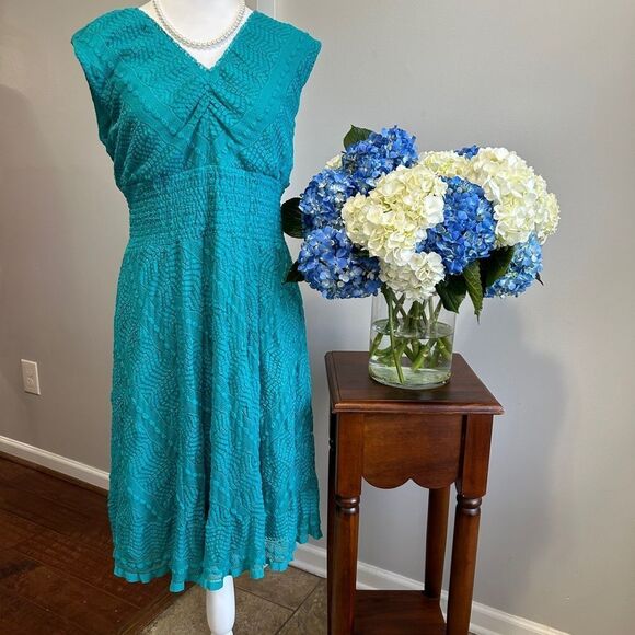 Rabbit Rabbit Rabbit Green Ruched Midi Dress - Picture 1 of 10